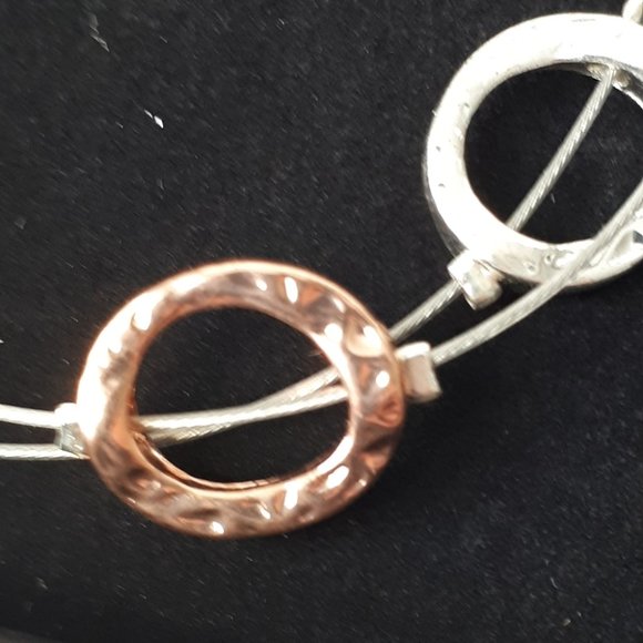 AVON | Hammered Illusion Bracelet - Picture 2 of 4